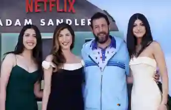 Adam Sandler mit seiner Frau Jackie und den Töchtern Sadie und Sunny