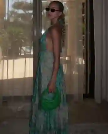 shania geiss heiß sexy sommerkleid side boob