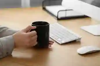 symbolbild kaffeetasse büro