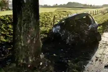 auto verbrannt ausgebrannt autobrand