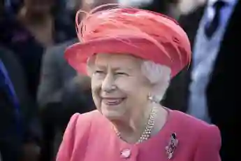 Königin Elisabeth II. erhielt ein besonderes Rätsel von einem Mini-Royal-Fan
