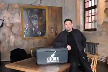 Tim Mälzer in ein seinem Hamburger Restaurant Bullerei