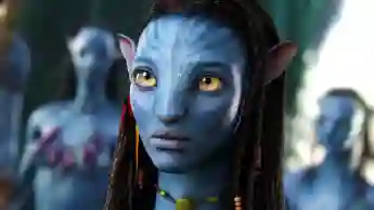 Zoe Saldana in "Avatar" sexy