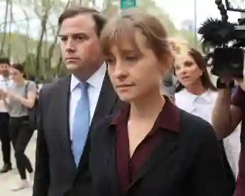 Allison Mack Gericht Anklage Sex-Skandal Kult
