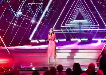 Andrea Berg: Sexy Beinschlitz an ihrem Abendkleid