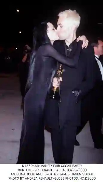 Angelina Jolie und ihr Bruder James Haven bei den Oscars 2000