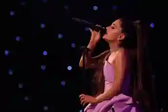 Ariana Grande Konzert fällt hin