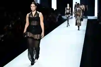 Ashley Graham lief in sexy Unterwäsche für Dolce & Gabbana über den Laufsteg
