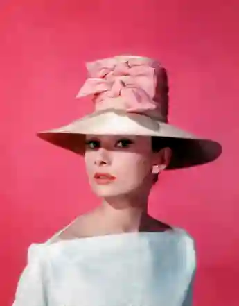 Audrey Hepburn Oberteil wie Meghans Hochzeitskleid