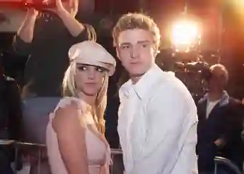 Britney Spears und Justin Timberlake bei der Premiere von „Not a Girl“ am 11. Februar 2002