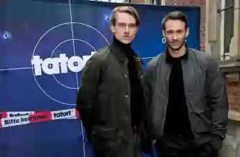 Daniel Sträßer und Vladimir Burlakov stehen Seite an Seite beim „Tatort“