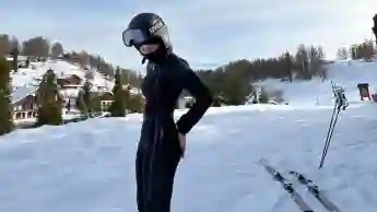 Davina Geiss postet ein Foto von sich im Skianzug im Dezember 2022.
