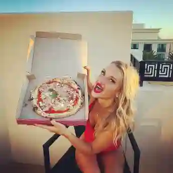 Evelyn Burdecki Pizza