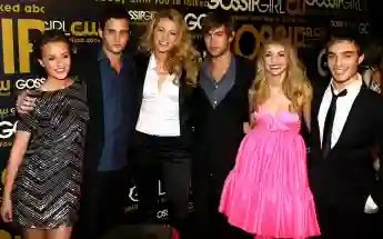 „Gossip Girl“-Cast Leighton Meester, Penn Badgley, Blake Lively, Chace Crawford, Taylor Momsen und Ed Westwick