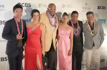 Der Cast von „Hawaii Five-0“ mit Ian Anthony Dale, Katrina Law, Chi McBride, Meaghan Rath, Beulah Koale und Executive Producer Peter M. Lenkov am 19. September 2019