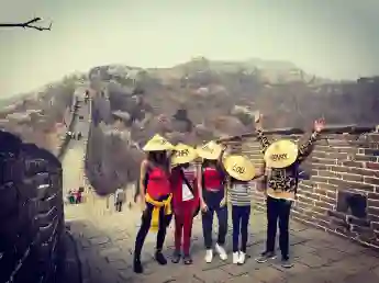 Heidi Klum mit ihren Kindern auf der großen Mauer von China