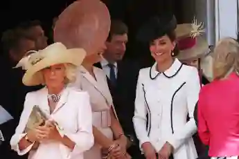Herzogin Camilla und Herzogin Kate beim Order of the Garter Gottesdienst in der St. George's Chapel auf Schloss Windsor am 17. Juni 2019