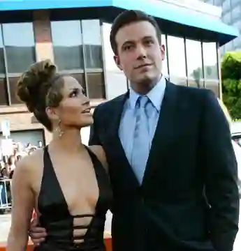 Jennifer Lopez und Ben Affleck bei der Premiere des Films „Liebe mit Risiko – Gigli“ am 27. Juli 2003