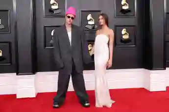 Justin Bieber und Hailey Bieber bei den Grammys 2022