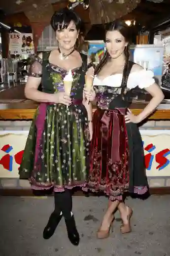 Kim Kardashian und Kris Jenner Oktoberfest