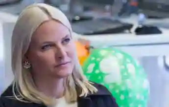 Kronprinzessin Mette-Marit hält sich an die norwegischen Vorgaben für Risikopatienten während der Corona-Pandemie