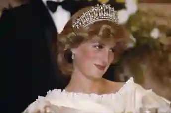 lady diana 1983 cambridge lover's knot tiara