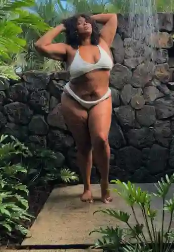 Lizzo im Bikini