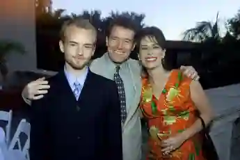 Die „Malcolm mittendrin“-Stars Christopher Masterson, Bryan Cranston und Jane Kaczmarek 2001