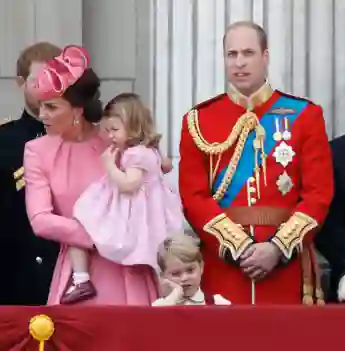 Herzogin Kate, Prinzessin Charlotte, Prinz George und Prinz William bei der „Trooping the Colour“-Parade im Juni 2017