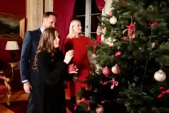 norwegische Royals Weihnachten Prinz Haakon Prinzessin Mette-Marit Prinzessin Ingrid Alexandra