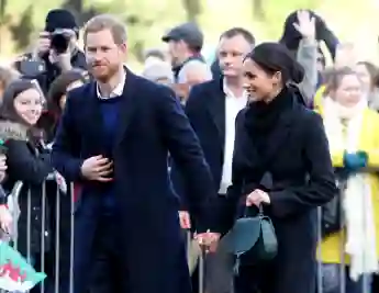 Prinz Harry und Herzogin Meghan bei ihrem Besuch des Cardiff Castle in 2018