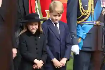 Prinzessin Charlotte und Prinz George bei der Beerdigung der Queen