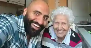Rashid Hamid mit Oma Lotti