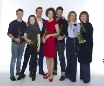 „Rote Rosen“-Schauspieler (von l. nach r.): Felix Jordan, Marija Mauer, Wolfram Grandezka, Madeleine Niesche, Björn Bugri, Andrea Lüdke, Johanna Liebeneiner