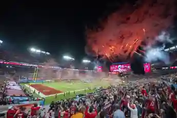 Die Fans der Tampa Bay Buccaneers feiern den Sieg im Super Bowl LV 2021