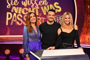 Jana Ina und Giovanni Zarrella mit Michelle Hunziker (re.) bei „Denn sie wissen nicht, was passiert"