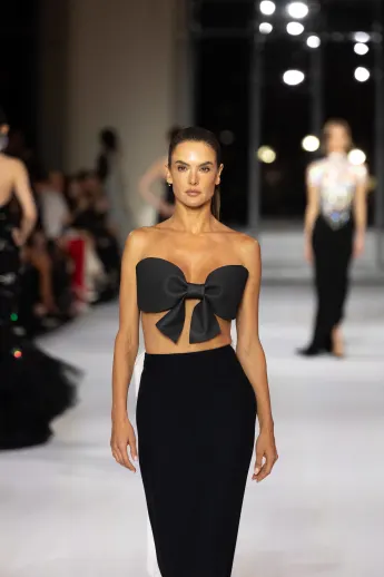 Alessandra Ambrosio auf der Pariser Fashionweek