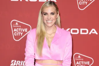 anna kraft heiß freizügig haut bikini look body