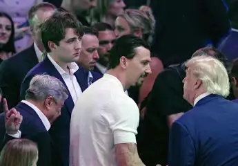 Barron Trump wirkt bei der Feier seines Vaters erschöpft.