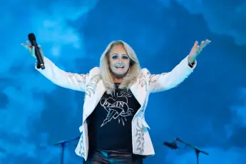 Bonnie Tyler ist aus dem Koma erwacht.