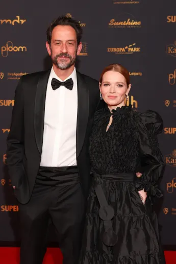 Christopher Doll und Karoline Herfurth roter teppich heiß hot
