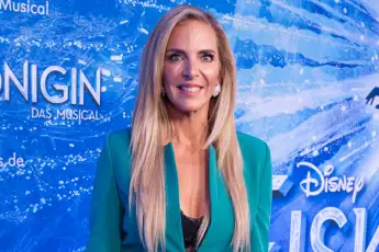 danni büchner heiß freizügig ausschnitt urlaub