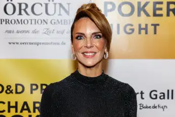 danni büchner heiß freizügig bikini figur