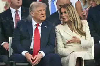 Donald Trump und Melania Trump militärparade drama