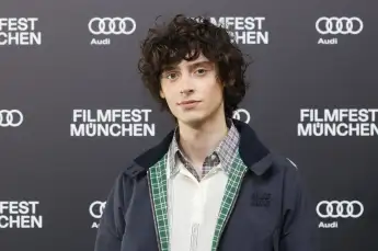 eren m güvercin mozart serie aussehen look