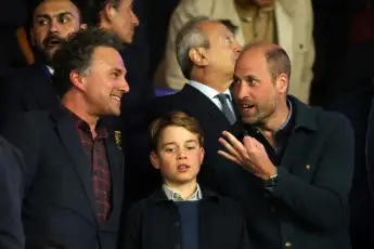 Prinz William und Prinz George beim Fußballspiel