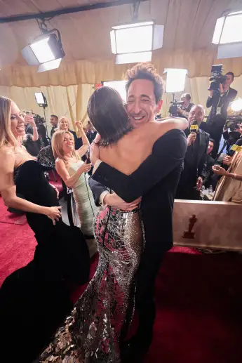 Halle Berry und Adrien Brody oscars kuss 2025