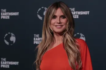 heidi klum heiß freizügig strapse look arbeit