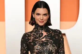 kendall jenner heiß freizügig haut oben ohne bikini look