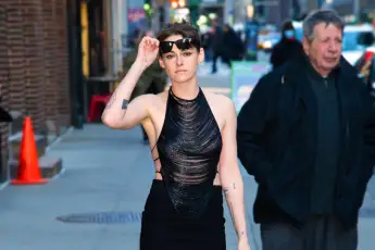 Kristen Stewart im transparenten Top